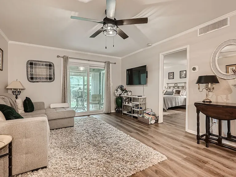 15 Little Silver Ct SE #15 — Photo 10