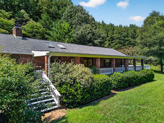 2nd image of 788 Long Hollow Rd