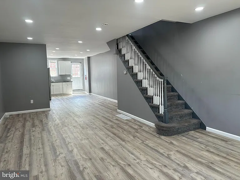1438 Knorr St — Photo 5