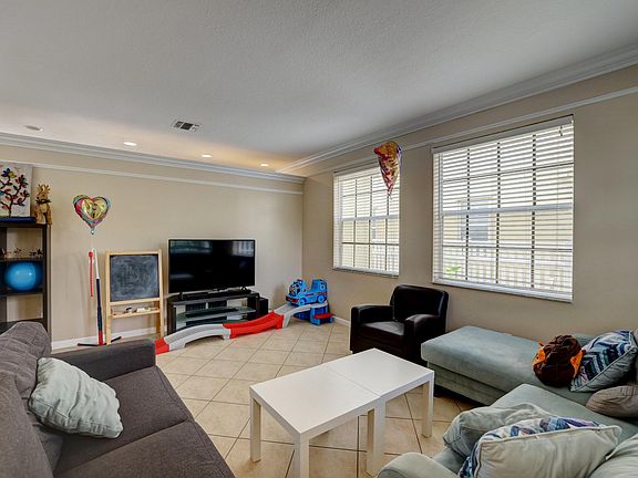5th image of 11204 SW Kingslake Cir