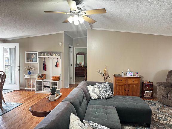 5th image of 200 Tadpole Rd