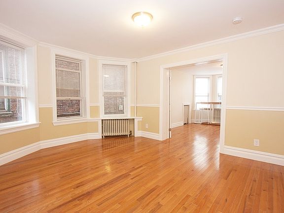 5th image of 125 Clifton Pl