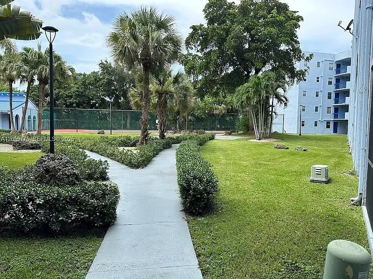 9460 Fontainebleau Blvd #129 — Photo 9