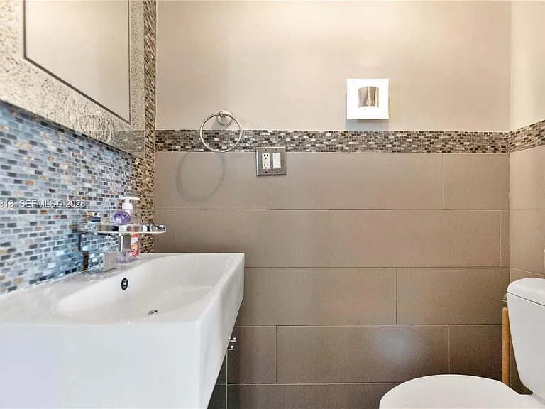 5555 Collins Ave #16A — Photo 15