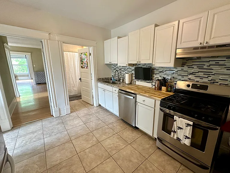 2115 University Ave NE #2 — Photo 12