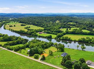 3128 Howell Rd, Mascot, TN 37806