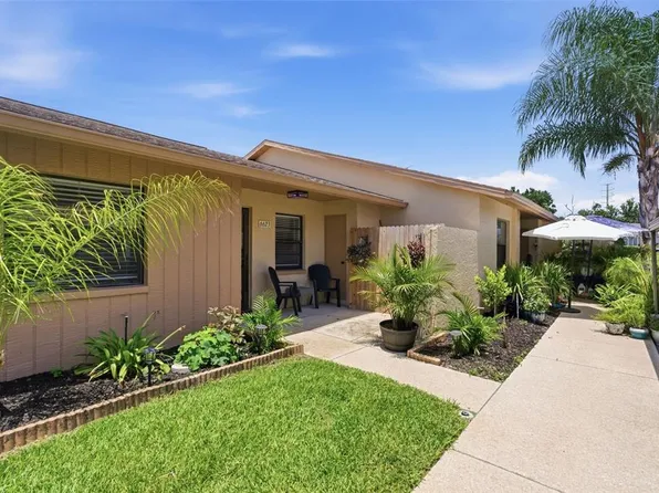 6623 Aspen Ct, Zephyrhills, FL 33542