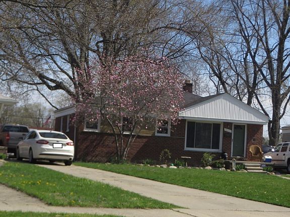 3rd image of 28032 N Clements Cir