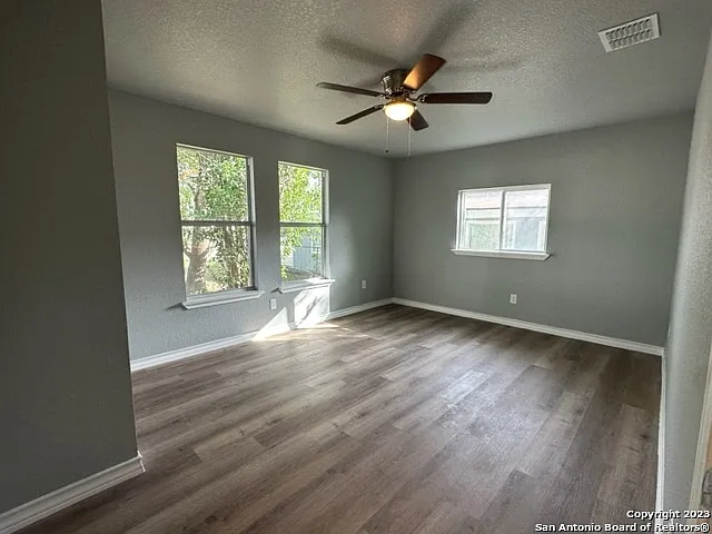 546 W Petaluma Blvd — Photo 12