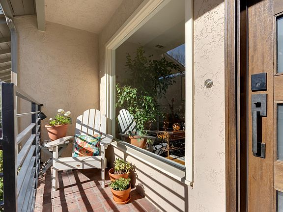 5th image of 3327 Park Vista Dr