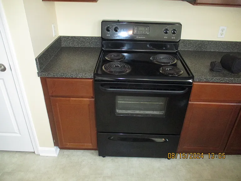 502 Leesburg Dr — Photo 5