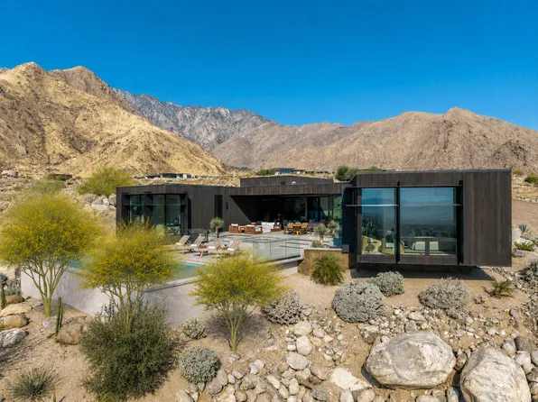 2085 Desert Flower Ct, Palm Springs, CA 92262