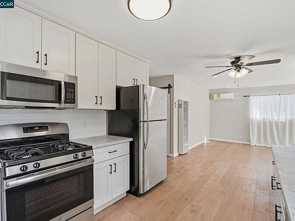 5th image of 22824 High St