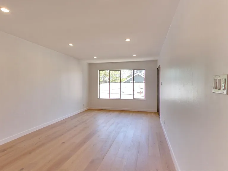 1500 Newlands Ave #203 — Photo 7