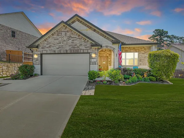 954 Golden Willow Ln, Conroe, TX 77304