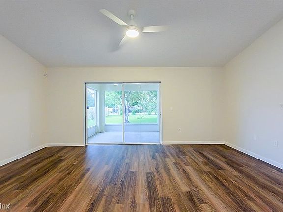5th image of 715 Tahiti Dr