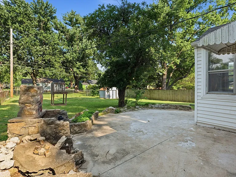 7725 Robinson St — Photo 26