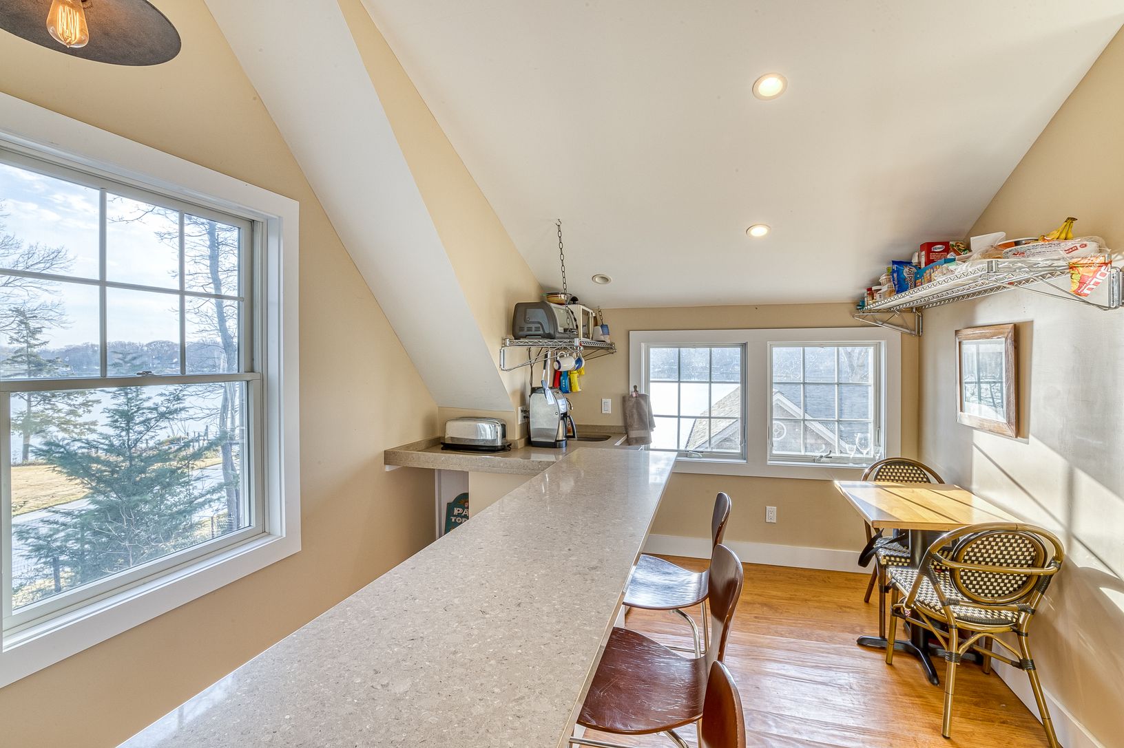  Apartment Kitchenette