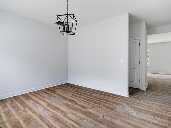 2nd image of 1023 Duggins St