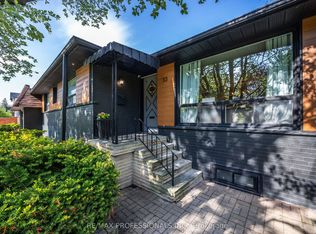 33 Brampton Rd, Toronto, ON M9R3J3