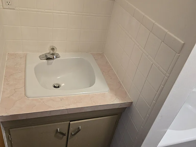 24 Turnova St #2 — Photo 6