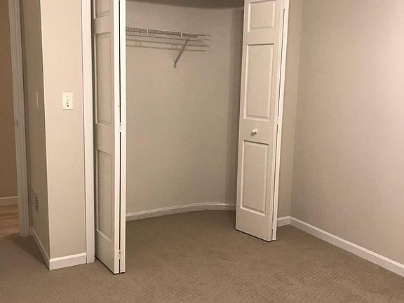 4th image of 2732 N Wayne Ave #1F
