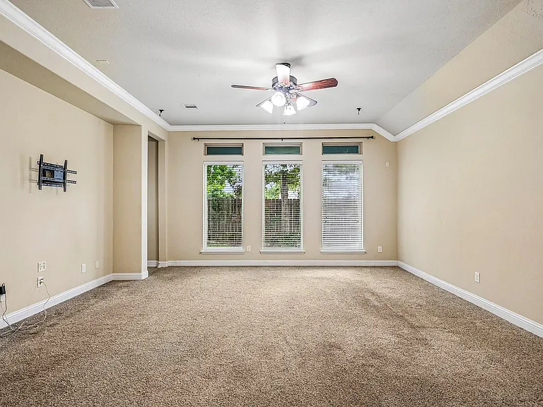 4850 Palomar Ln — Photo 10