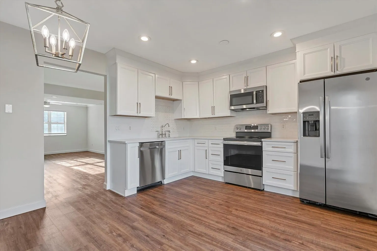 9083 W Swan Cir photo 1