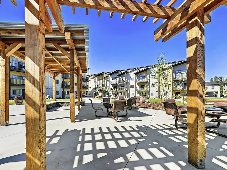 Centennial Park Apartments — Photo 19