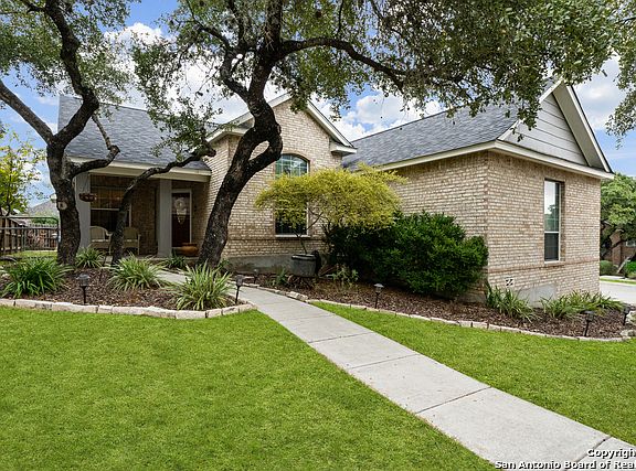 3rd image of 8204 Olde Village Dr