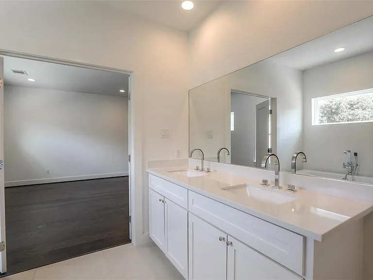 7714 Jacquelyn Oaks Rd — Photo 13