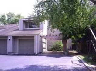 4755 Towering Oaks Dr, Memphis, TN 38117