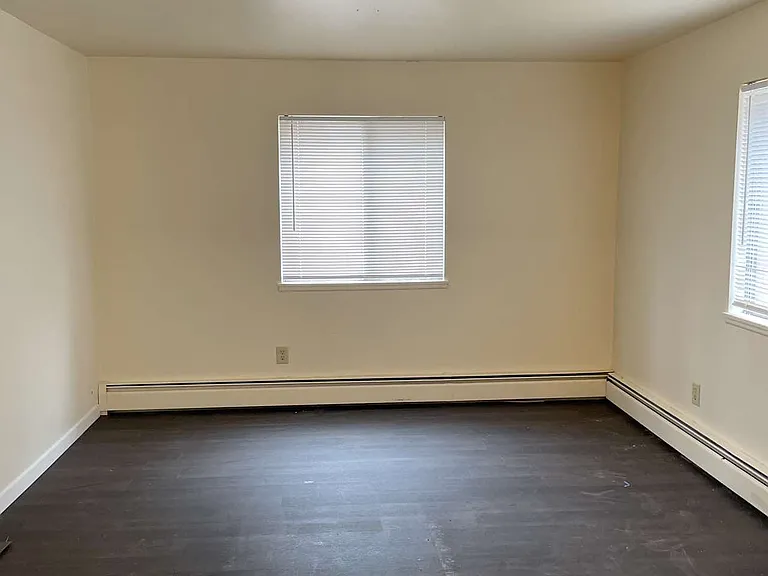 7233 N 38th St #8 — Photo 13