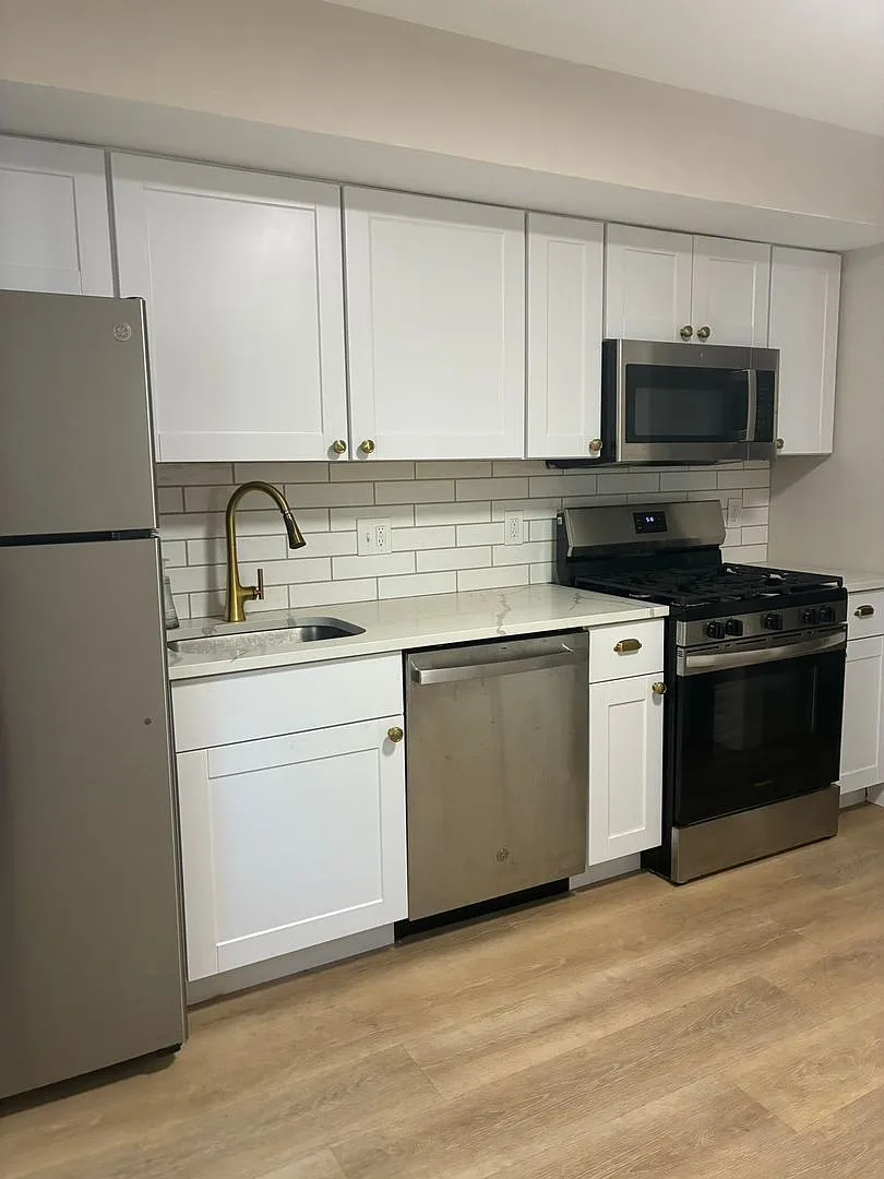 625 Broadmoor/Highland Park — Photo 1