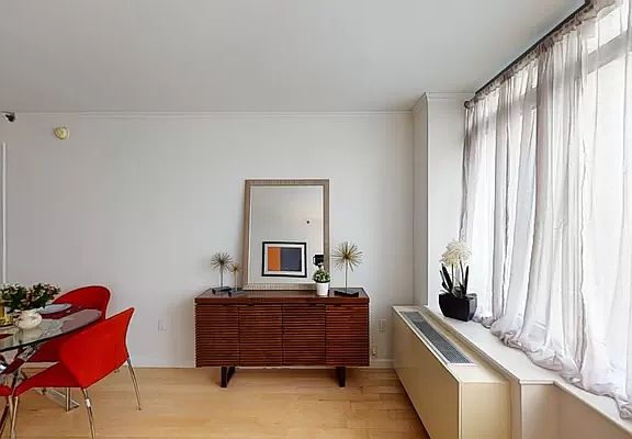 4th image of 224 W 18th St APT 5C