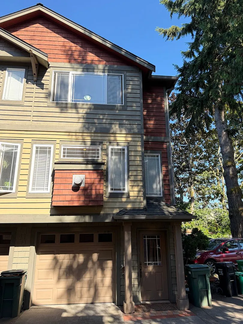 3 bed / 1.5 bath townhouse in Greenwood/ North Seattle! — Photo 1