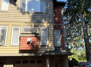 939 N 105th St UNIT D, Seattle, WA 98133
