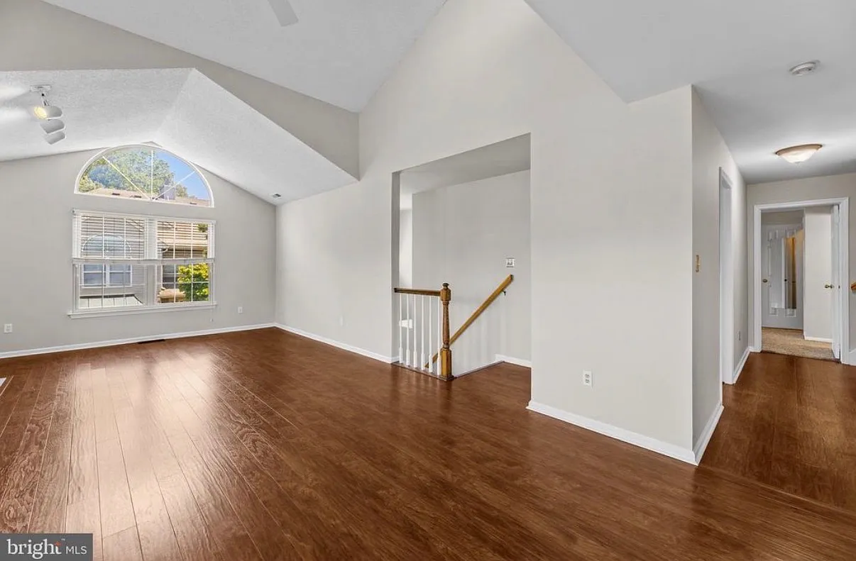 3 bed, 1550 sqft, $3,150 — Photo 3