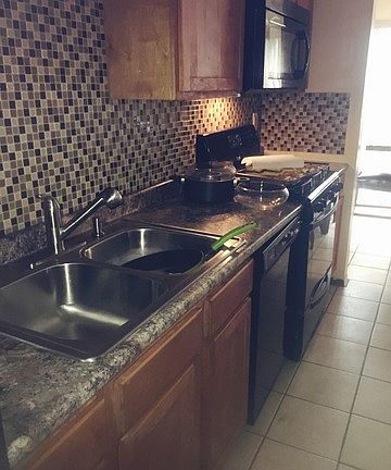 5th image of 18U Fernwood Dr