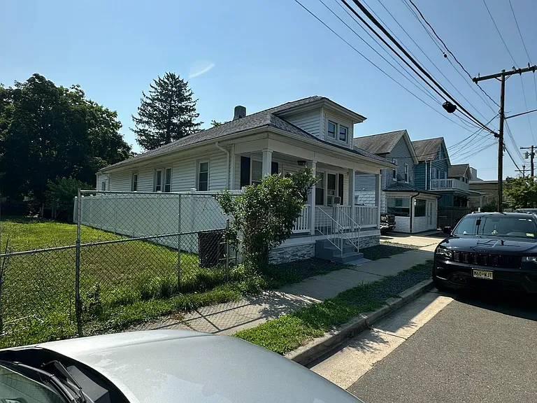 116 De Witt Ave — Photo 7