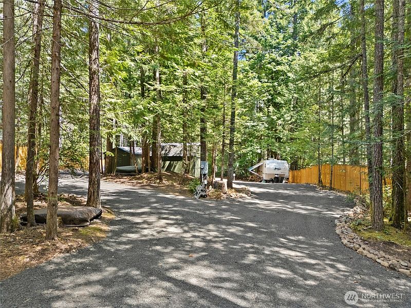 2nd image of 370 N Mount Jupiter Drive