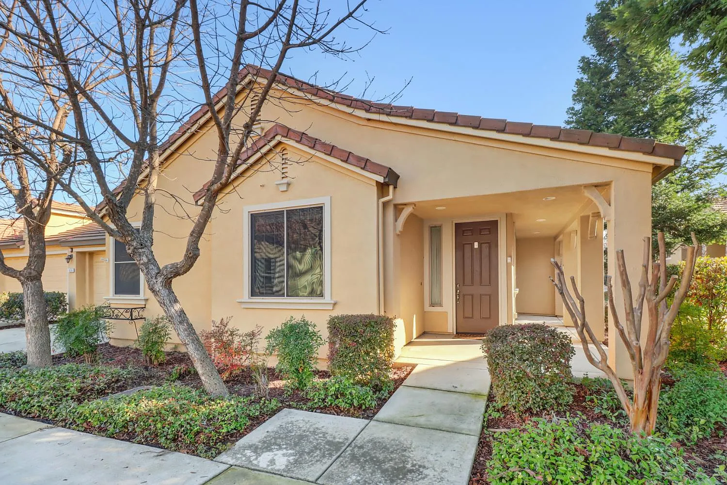 1656 Marseille Ln photo 1