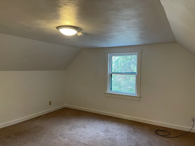 245 N Harris Ave — Photo 16