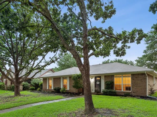 910 Century Park Dr, Garland, TX 75040