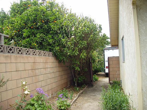 4th image of 1054 Pacheco St