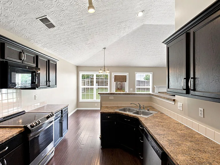 3901 Winthrop Dr — Photo 19