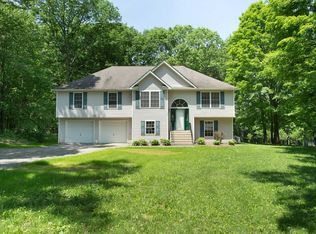 275 Mennella Rd, Poughquag, NY 12570