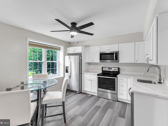 3rd image of 2629 Ebony Rd