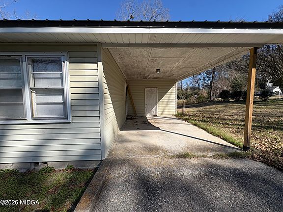 3rd image of 3960 Dorothy Dr
