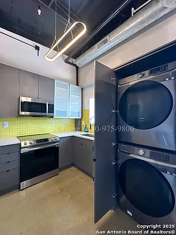 2 bed, 2.0 bath, 1240 sqft, $1,800 — Photo 4